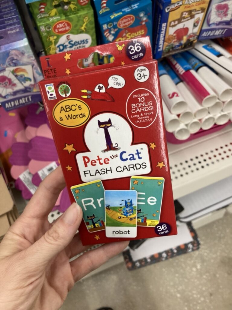 a set of pete the cat flashcards